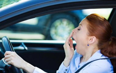 Mẹo chống buồn ngủ cho lái xe đường dài